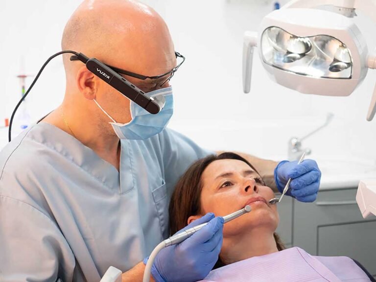 Smart Glasses for Dentist Workflow Enhancement and Documentation: A Comprehensive Analysis